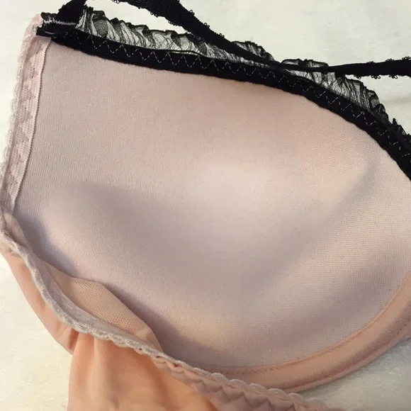 Pink bra - Picture 3 of 6